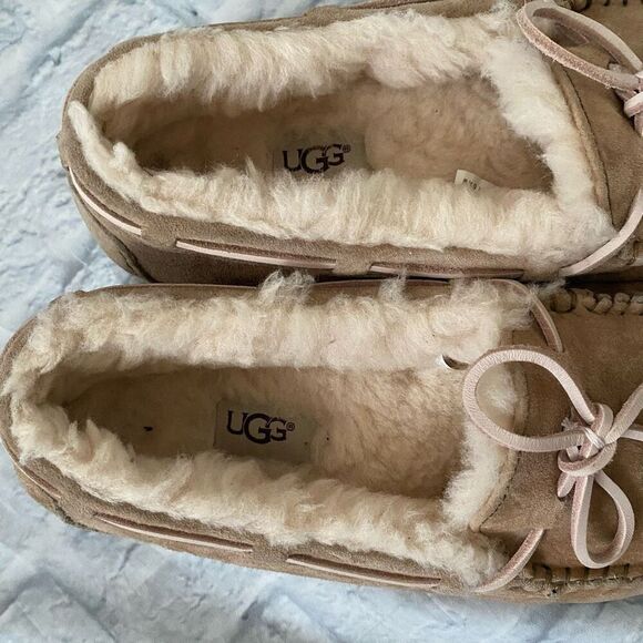 UGG women 9 slip on fur lined suede moccasins tan w/pink leather ties - Picture 6 of 8